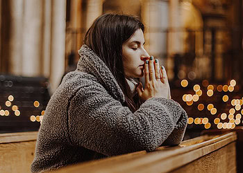 Scientists use cutting-edge analysis to determine whether church attendance really boosts charitable acts