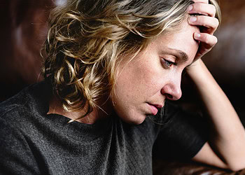 Being less observant of thoughts linked to more sex partners in women with mood swings