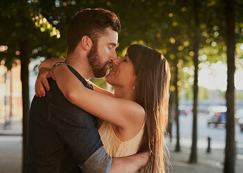 Study identifies predictors of women’s psychological well-being in romantic relationships