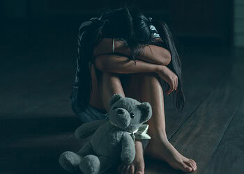 How good and bad childhood experiences shape dark personality traits