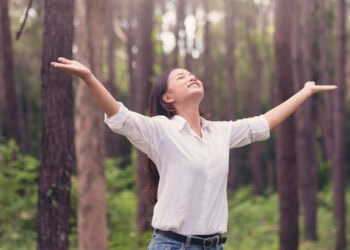Enjoying nature, not just visiting it, linked to greater happiness and life satisfaction, study finds