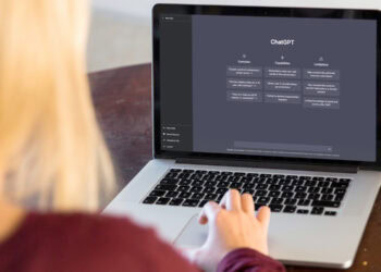 Daughters who feel more attractive report stronger, more protective bonds with their fathers