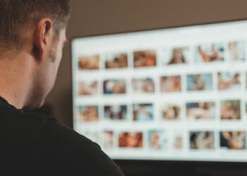 Ketamine repairs reward circuitry to reverse stress-induced anhedonia