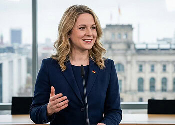 Childhood adversity linked to poorer cognitive function across different patterns of aging