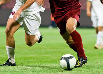 Competitive athletes exhibit lower off-field aggression and enhanced brain connectivity