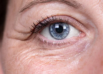 New psychology research identifies a simple trait that has a huge impact on attractiveness