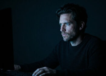 Why most people fail to spot AI-generated faces, while super-recognizers have a subtle advantage