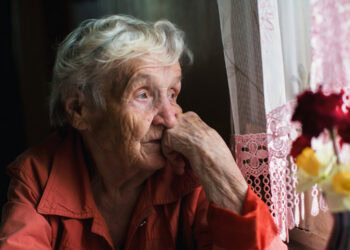 ChatGPT acts as a “cognitive crutch” that weakens memory, new research suggests