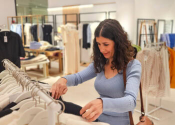 New study links fashion satisfaction to mental well-being and social confidence in middle-aged women