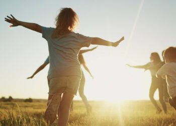 Early pretend play is linked to better mental health years later