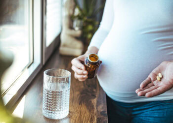 Taking acetaminophen during pregnancy isn’t linked to autism or ADHD, new research shows