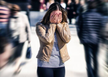 New research reveals how social anxiety alters visual judgments of walking strangers