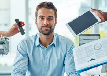 New study: Men and women multitask equally well, but men talk less while doing it