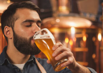 A moderate dose of beer reduces your willingness to help others in pain