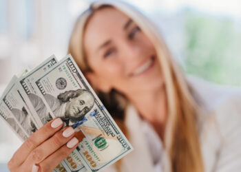 A bigger paycheck tends to come with personality changes, according to a large-scale analysis of psychology research