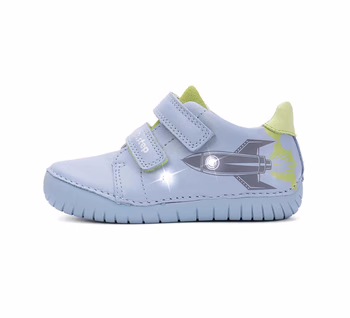 Pantofi cu LED din piele naturală pentru copii, cu design atractiv și confortabil, ideal pentru micu.