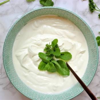 Add greens powder to Greek yoghurt