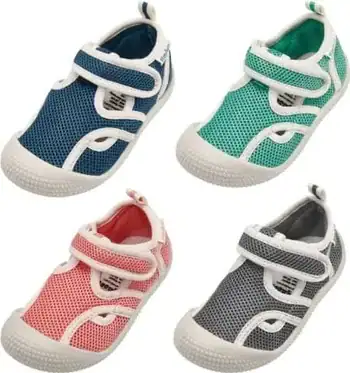 Lightweight slip-in bathing shoe Slip-resistant TPR sole Protects safely from hot sand and sharp stones Lightweight knitted upper Entry aid for easy on and off Also suitable as a slipper Available in four colour combinations