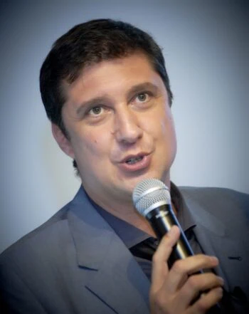 Yann Fernandez, animateur journaliste corporate