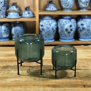 Vaso vidro verde com suporte preto