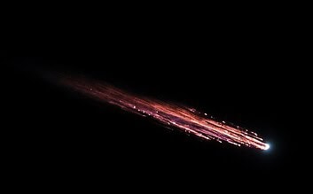 Reentrada de lixo espacial - Imagem gerada por IA