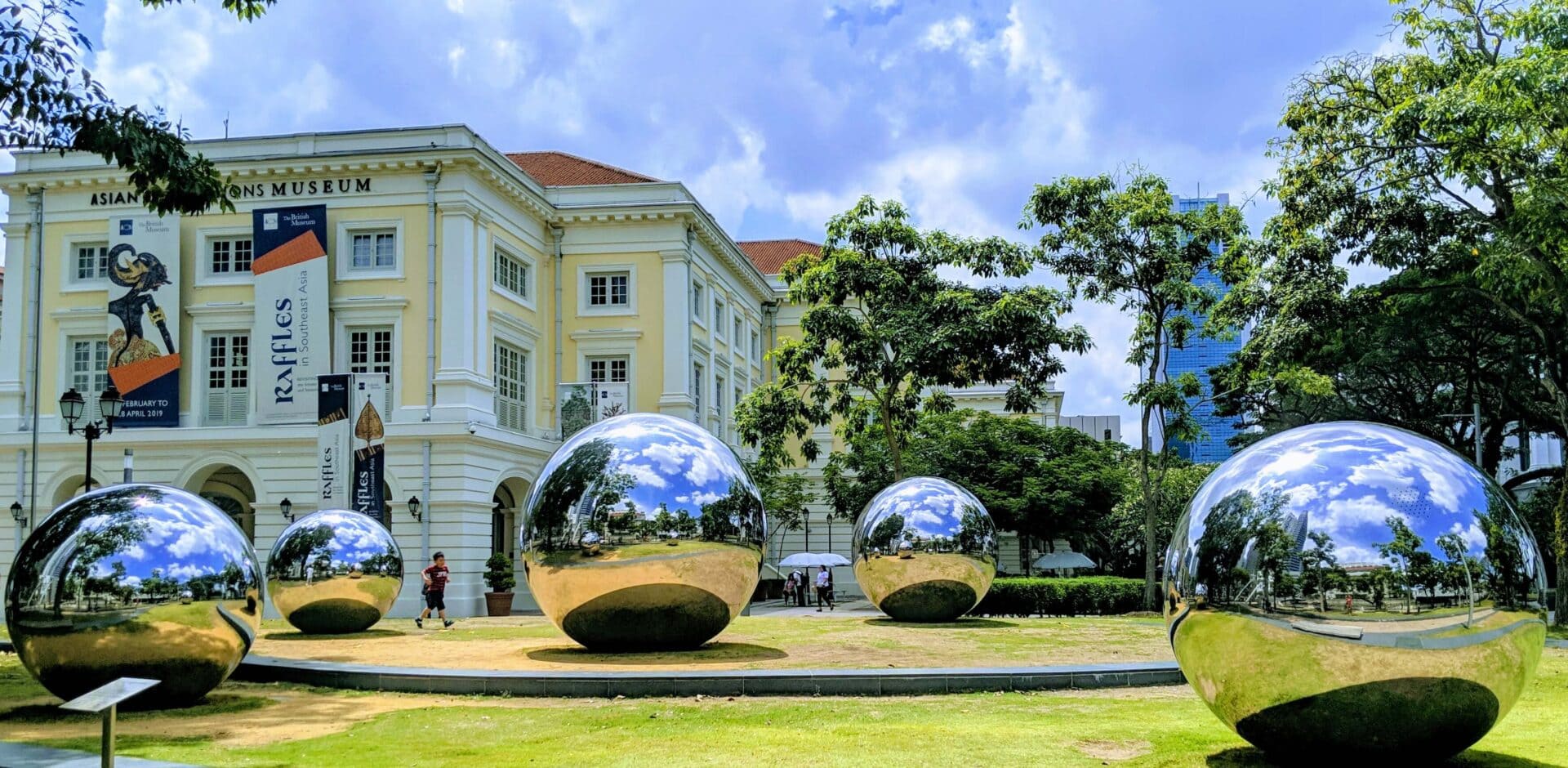 Giant mirrored balls in front of the Asian Civilizations Museum.