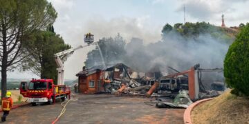Une caserne de pompiers détruite dans un incendie