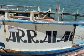 Cabo Frio intensifica fiscalização para retirar embarcações abandonadas