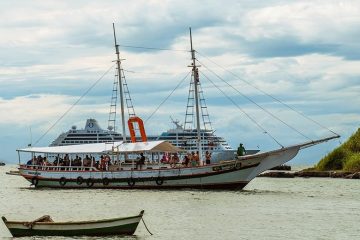 Reunião aborda organização e segurança na Praia de João Fernandes, em Búzios