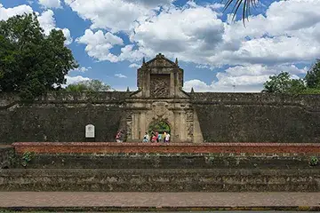 Manila,_Fort_Santiago,_Walled_city_of_Intramuros,_Philippines-enhanced (360 x 240)