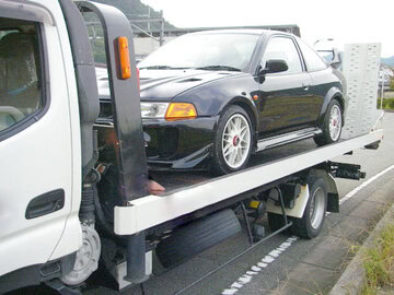 【神奈川県】自動車解体工場から乗用車載せた小型トラックが盗まれる