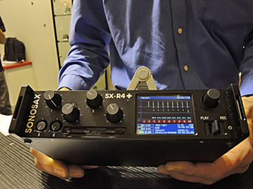 2SonosaxSX-R4plus.jpg