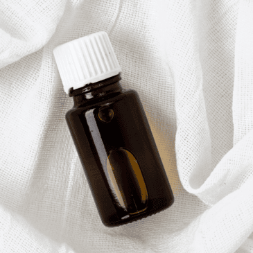 CBD is the newest wellness trend. But what is CBD and how does it work? I talked to a CBD expert to find out what CBD does for you and what's just hype. #cbd #cbdoil #cbdoilbenefits #cbdvape #cbdheals #cbdproducts #cbdtincture #cbdmovement #cannabis #cannabiscommunity #cbdforpets #cbdbenefits #cbdcommunity #cbdeducation #cbdfacts