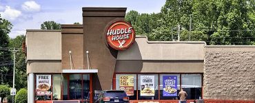 Huddle House image for 20-unit franchise agreement deal