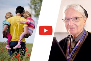 siostra Maria Kwiek, Ojciec z dwójką dzieci na rękach, miniatura filmu "Dziecko chce być bezpieczne i kochane!", bezpieczeństwo, dzieci, kochane dziecko