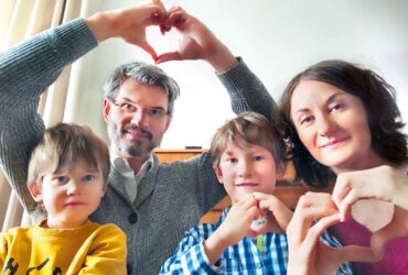 Zdjęcie autorów świadectwa z dziećmi