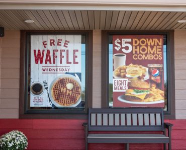 franchising with Huddle house incentives