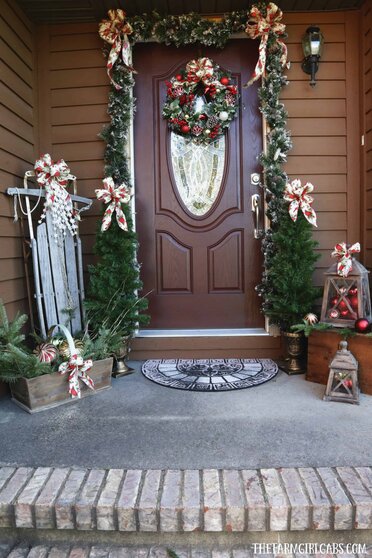 10 Ways To Decorate Your Porch For Christmas.