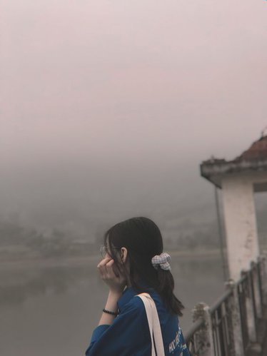 خلفيات غامضة للبنات.