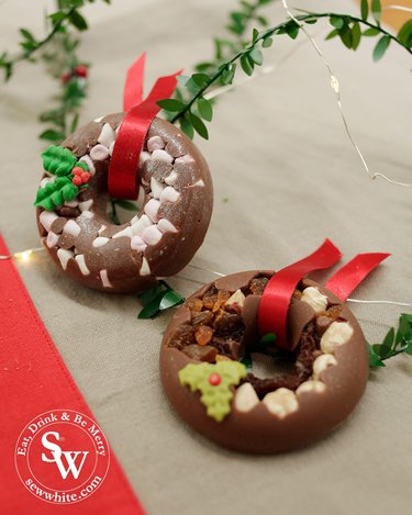 Mini chocolate wreaths perfect for stocking fillers from the gourmet chocolate pizza company. In the Top 5 Food Gifts for Christmas 2019