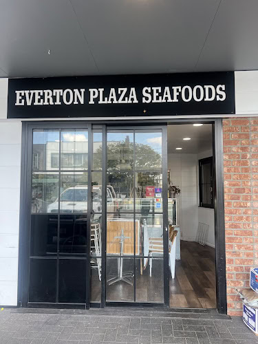 Everton Plaza Seafoods — fish and chip shop in Everton Park, Queensland
