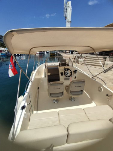 quicquicksilver 675_speedboat