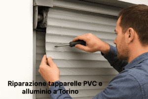 Tecnico tapparellista che ripara una tapparella in PVC a torino