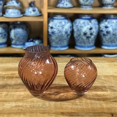 Vaso vidro rosa ondas