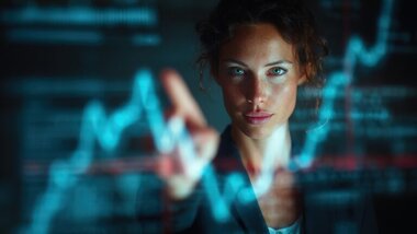 wirtualny ekran notowań, kobieta w tle