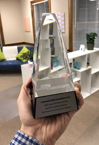Internet Advertising Award trophy 2018
