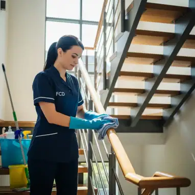 Personal de nuestra empresa de aseo en Bogotá realizando gestión de servicios