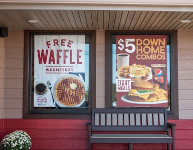 franchising with Huddle house incentives