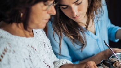 التعامل مع إبنتك المراهقة