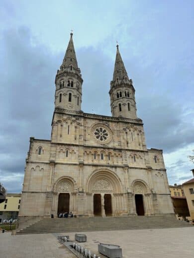 Église Saint-Pierre in Macon von außen